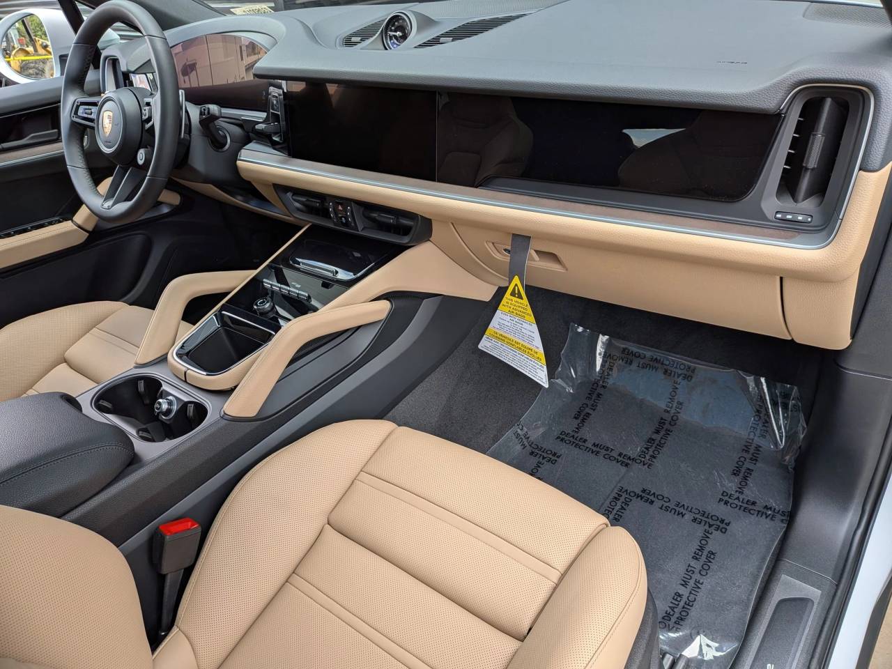 2026 Porsche Cayenne Coupe photo 24
