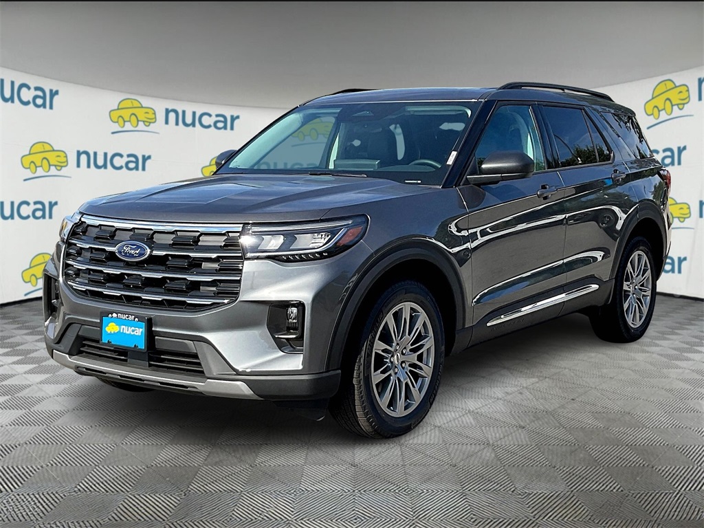 2025 Ford Explorer photo 3