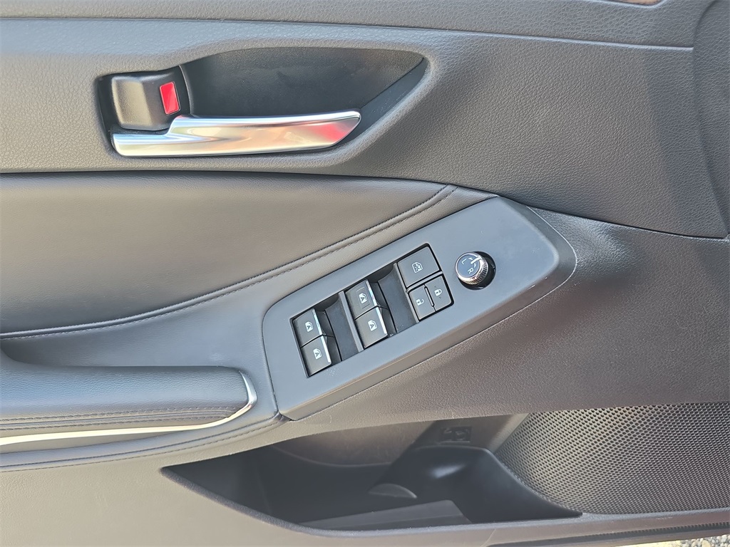 2021 Toyota Avalon XLE photo 22