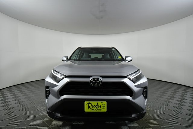 2025 Toyota RAV4 XLE Premium photo 3