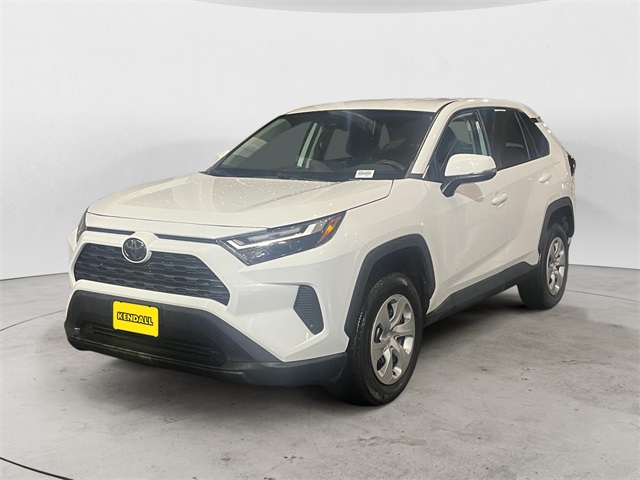 2023 Toyota RAV4 LE's photo