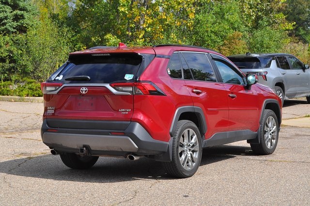 2019 Toyota RAV4 Limited photo 2