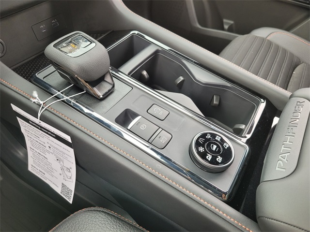 2025 Nissan Pathfinder Rock Creek photo 18