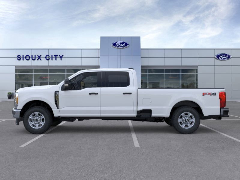2026 Ford F-350 XLT photo 3