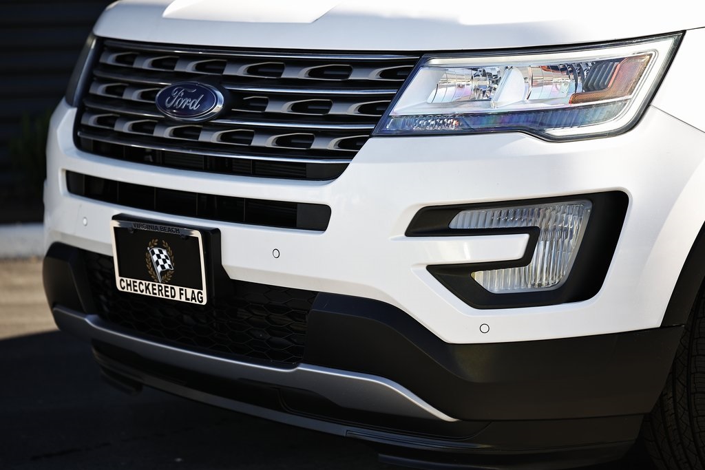 2017 Ford Explorer XLT photo 2