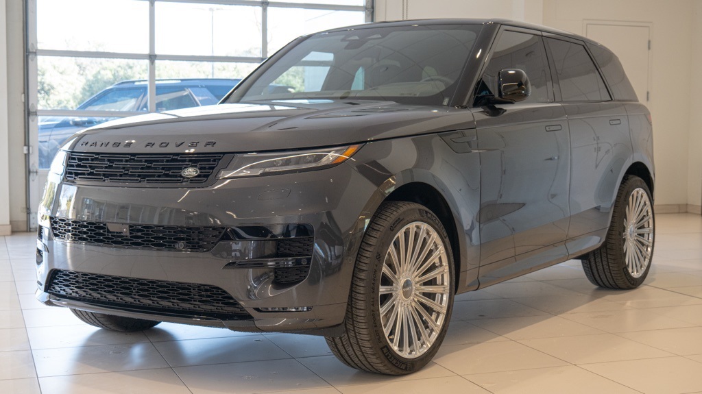 2025 Land Rover Range Rover Sport SE photo 3