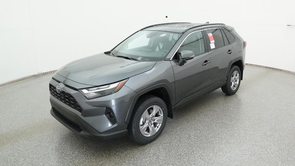 2025 Toyota RAV4 XLE's photo