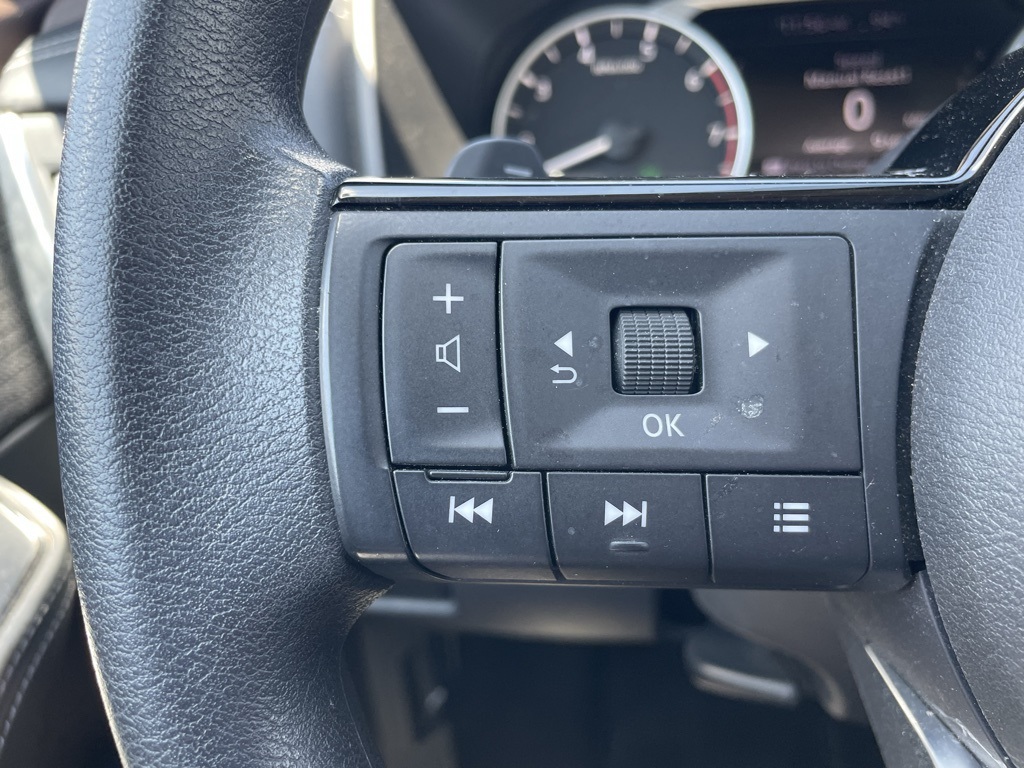 2023 Nissan Rogue SV photo 4