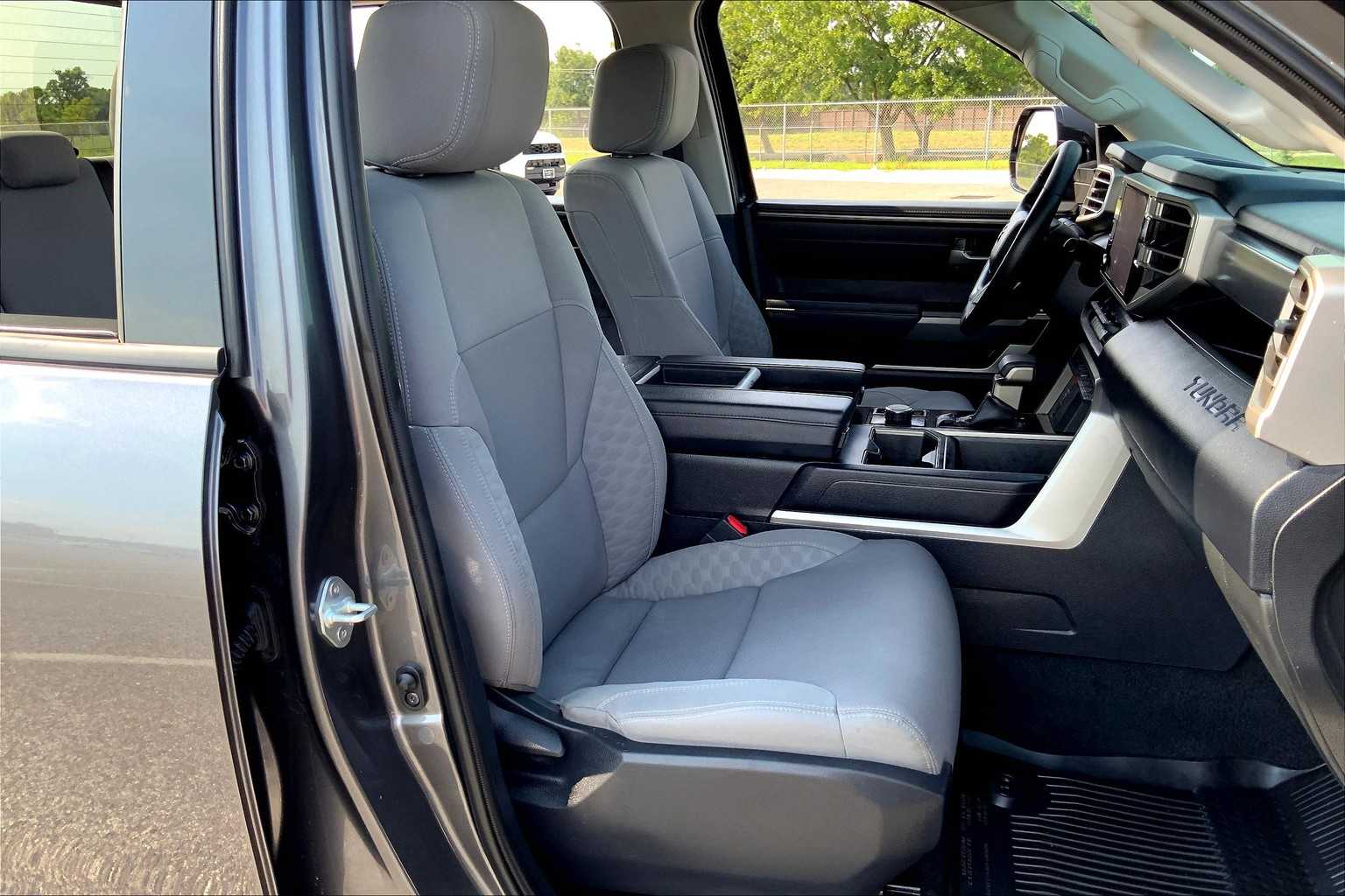 2023 Toyota Tundra SR5 photo 8