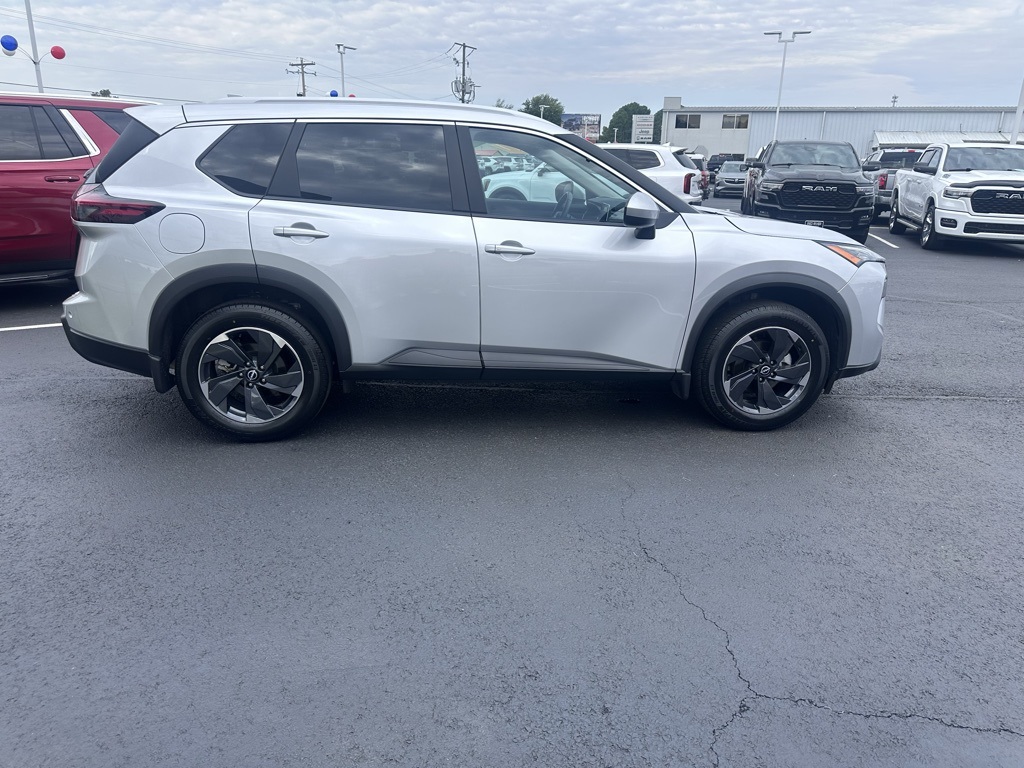 2024 Nissan Rogue SV photo 23