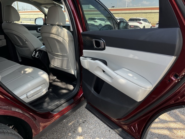 2025 Kia Sorento S photo 18