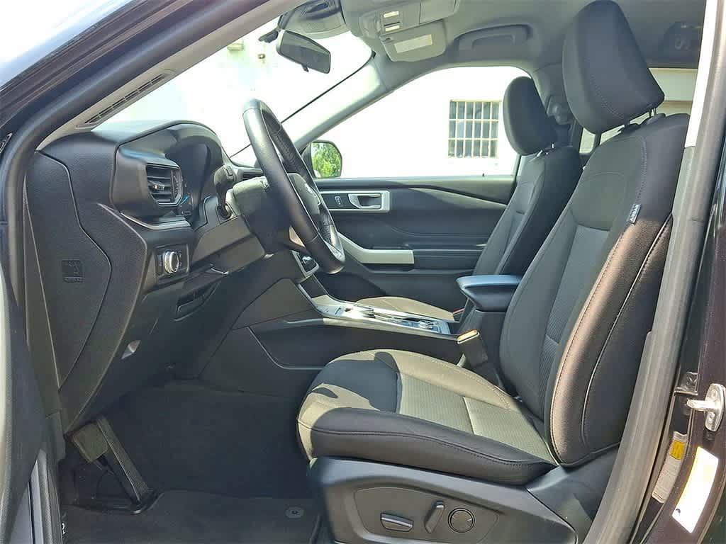 2022 Ford Explorer XLT photo 11