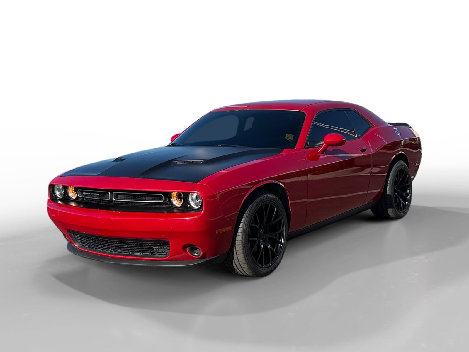 2016 Dodge Challenger SXT's photo
