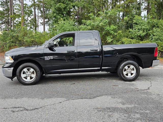 2024 Ram 1500 Classic SLT photo 4