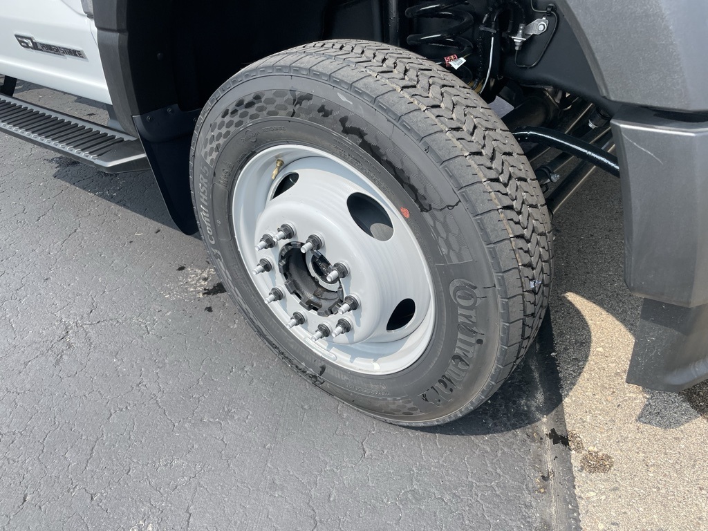 2025 Ford F-550 XL photo 3