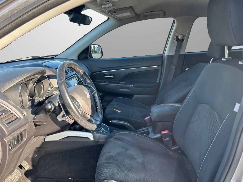 2014 Mitsubishi Outlander Sport SE photo 6