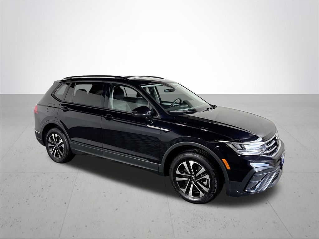 2024 Volkswagen Tiguan S photo 3