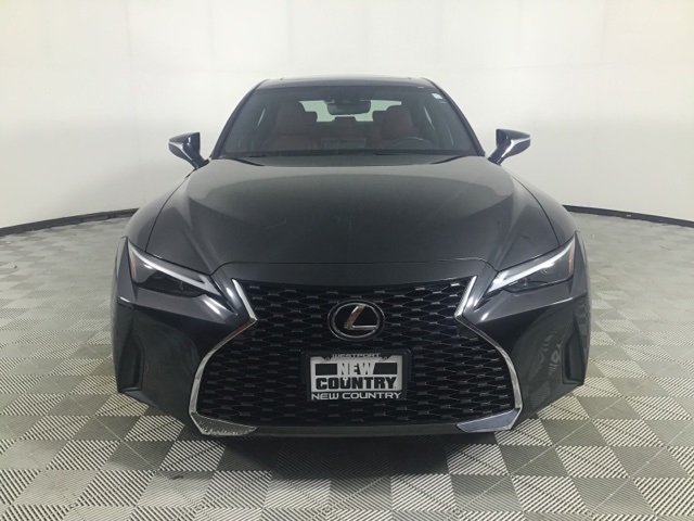 2022 Lexus IS 300 photo 2