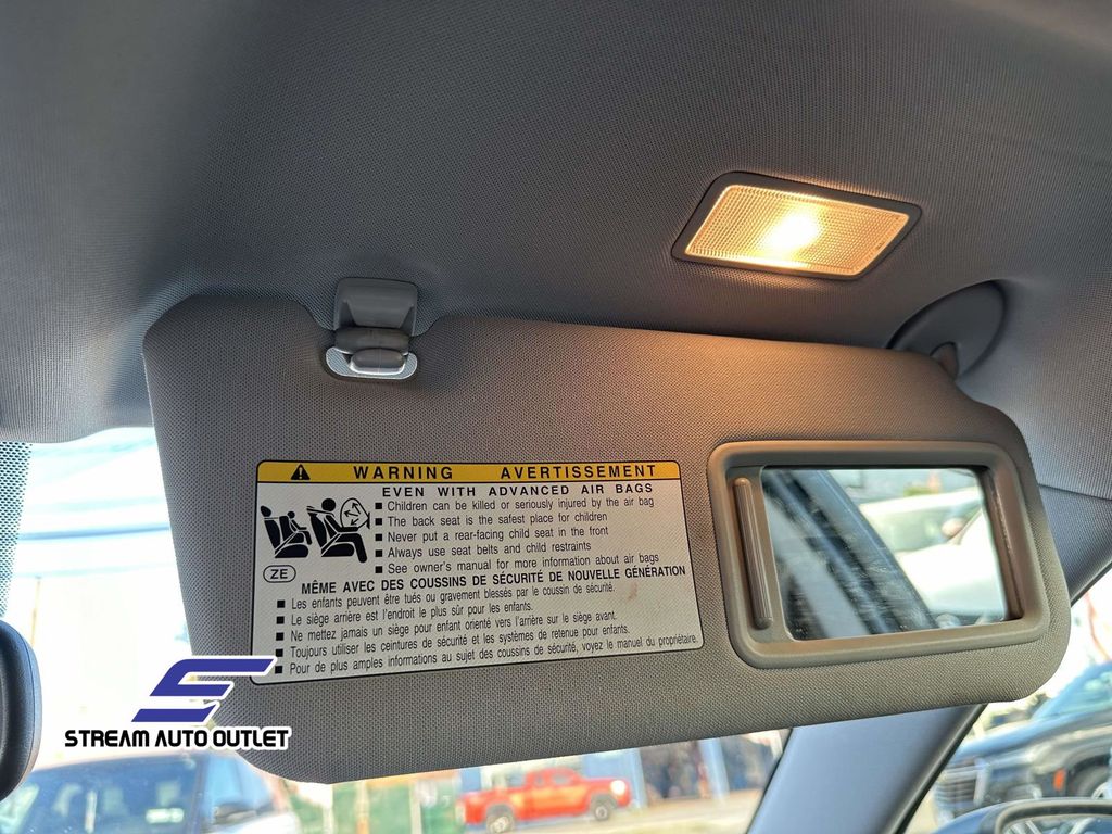 2013 Lexus CT 200h photo 34