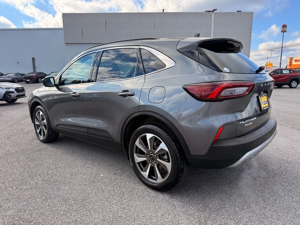 2023 Ford Escape Platinum photo 3