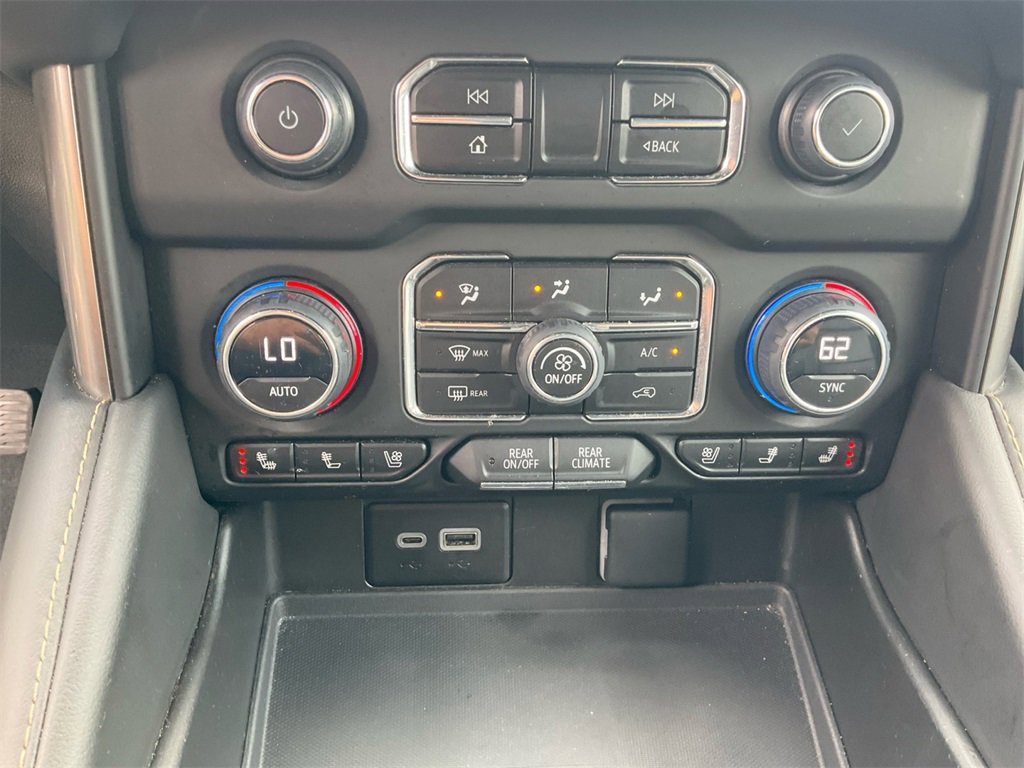 2023 Chevrolet Suburban Premier photo 24