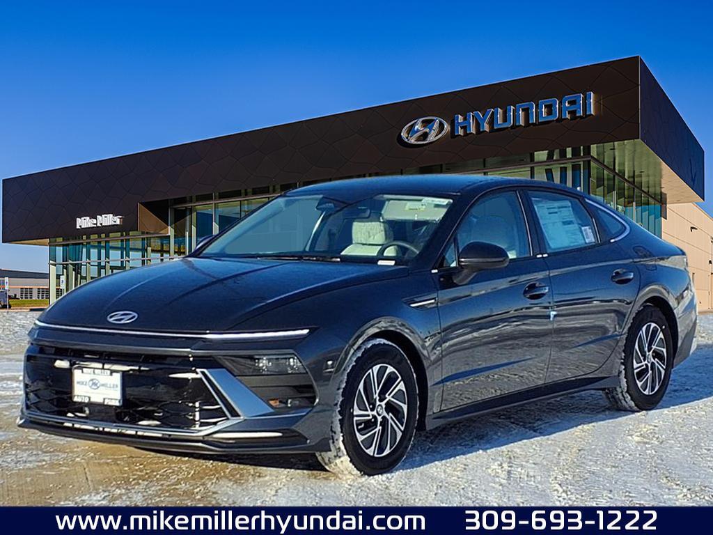 2026 Hyundai Sonata Hybrid Blue's photo