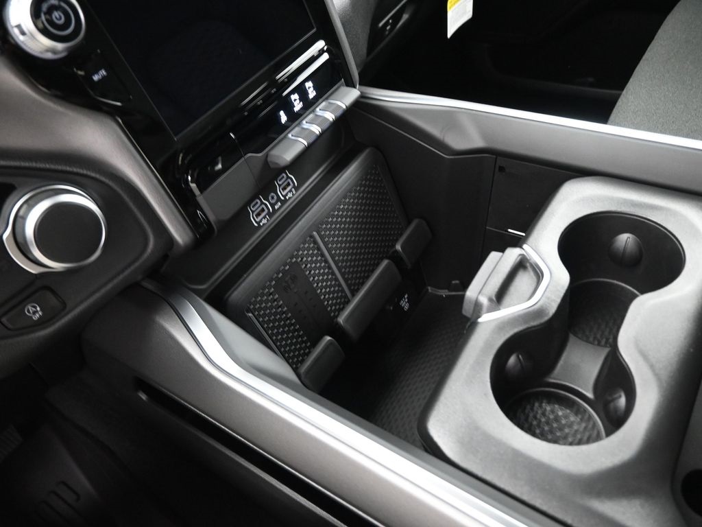 2025 Ram 1500 Big Horn Lone Star photo 3