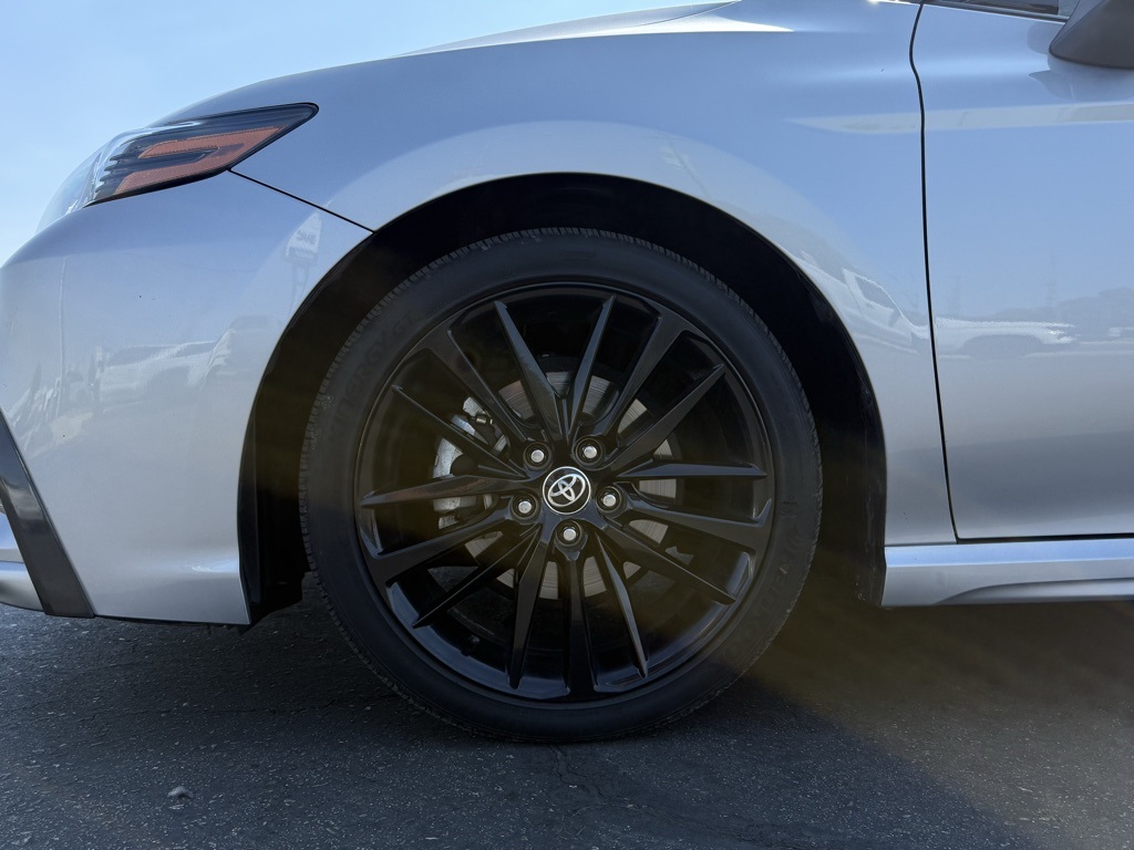 2021 Toyota Camry XSE photo 3