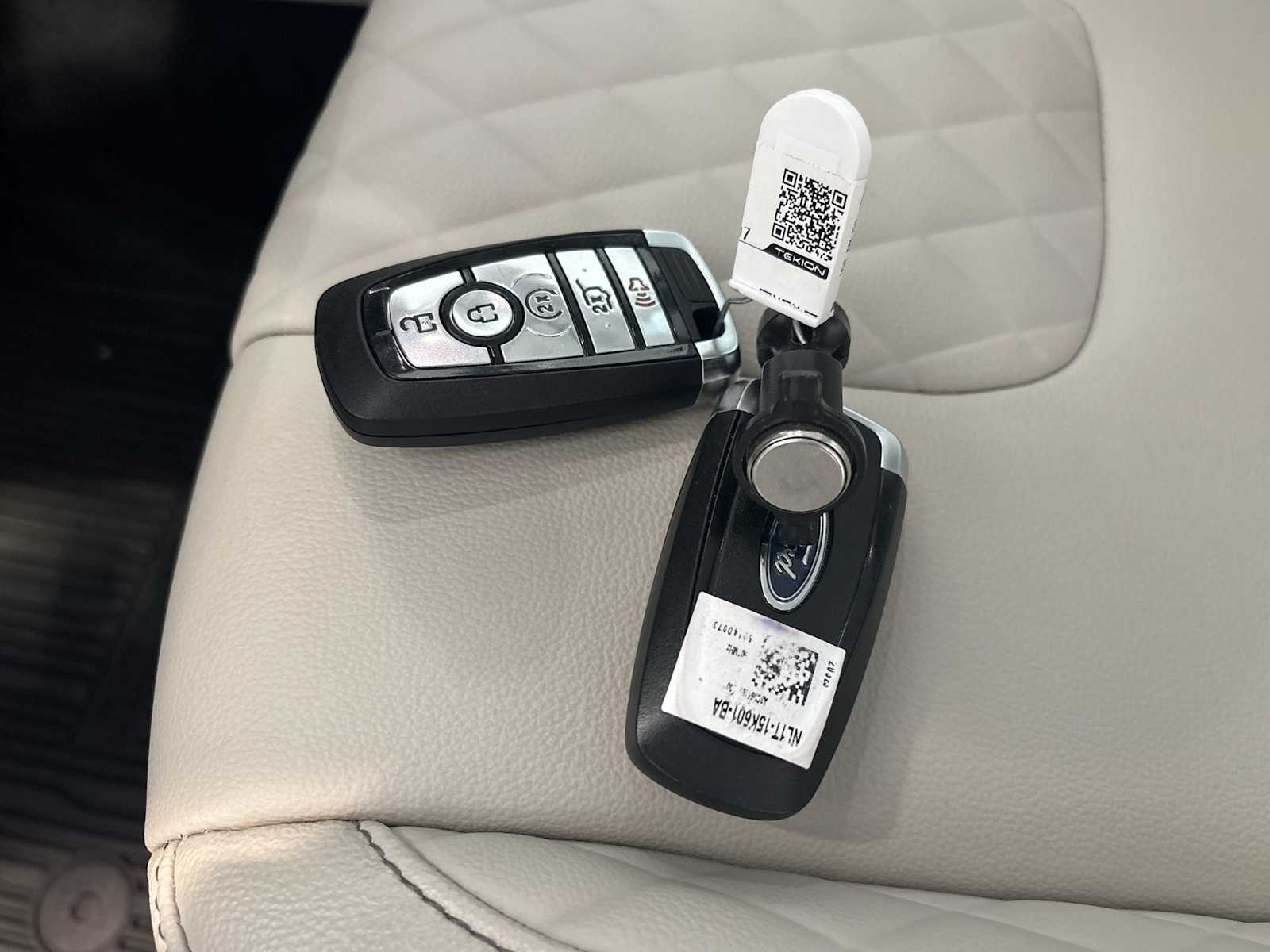 2024 Ford Edge Titanium photo 32