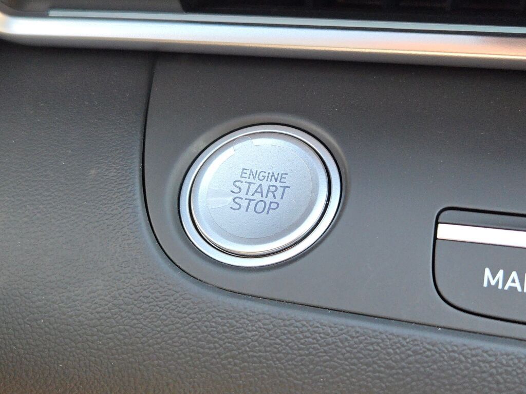 2025 Hyundai Elantra SEL Convenience photo 27