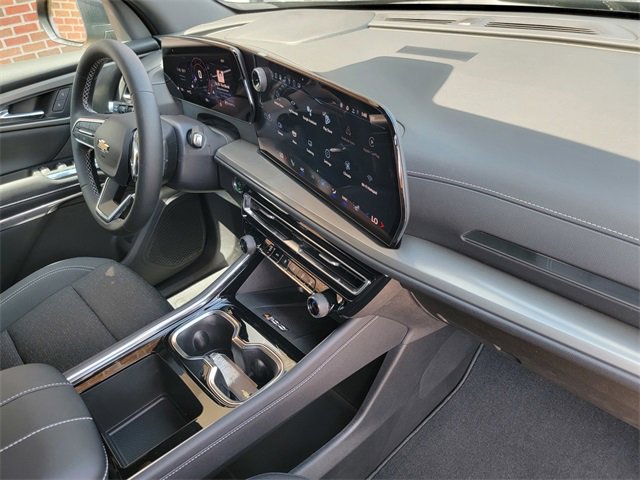 2025 Chevrolet Traverse photo 13