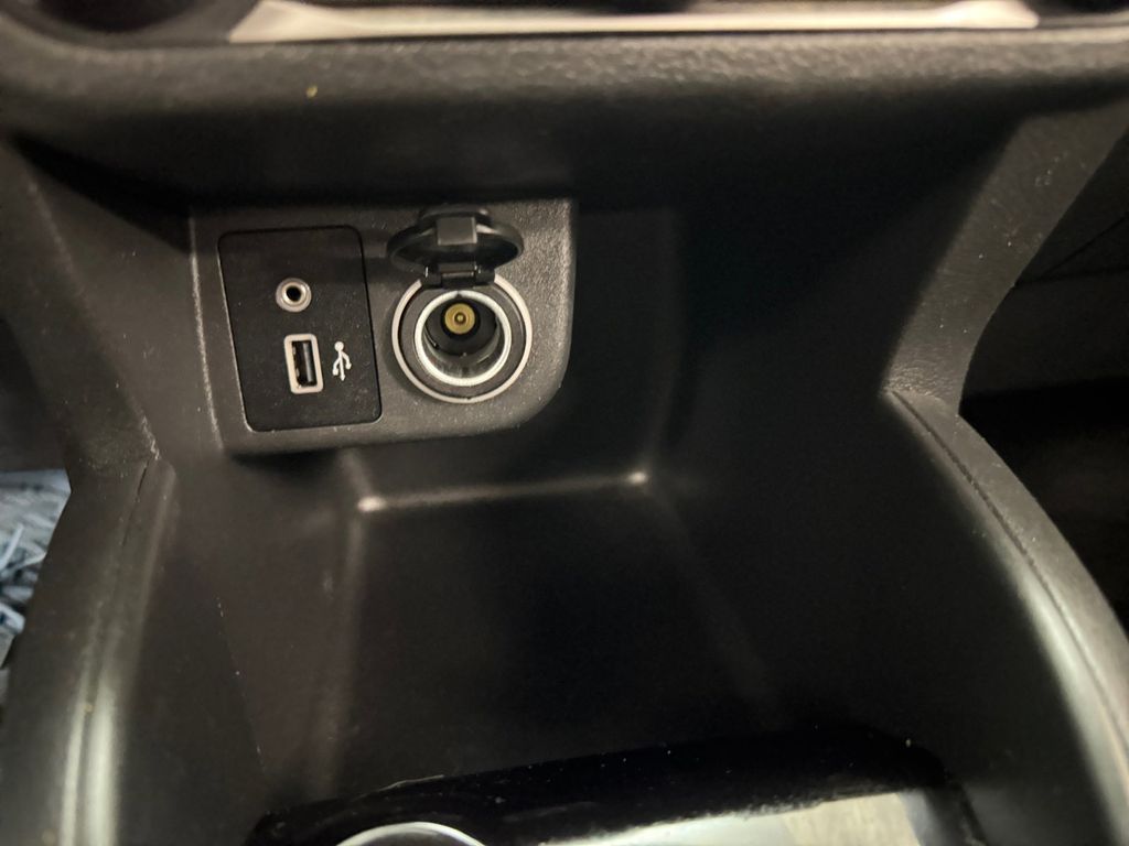 2021 Nissan Kicks S photo 29