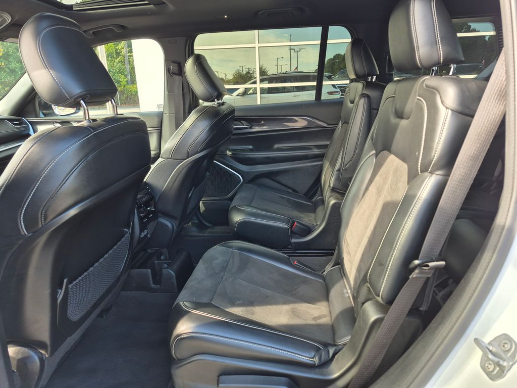 2021 Jeep Grand Cherokee Altitude photo 11