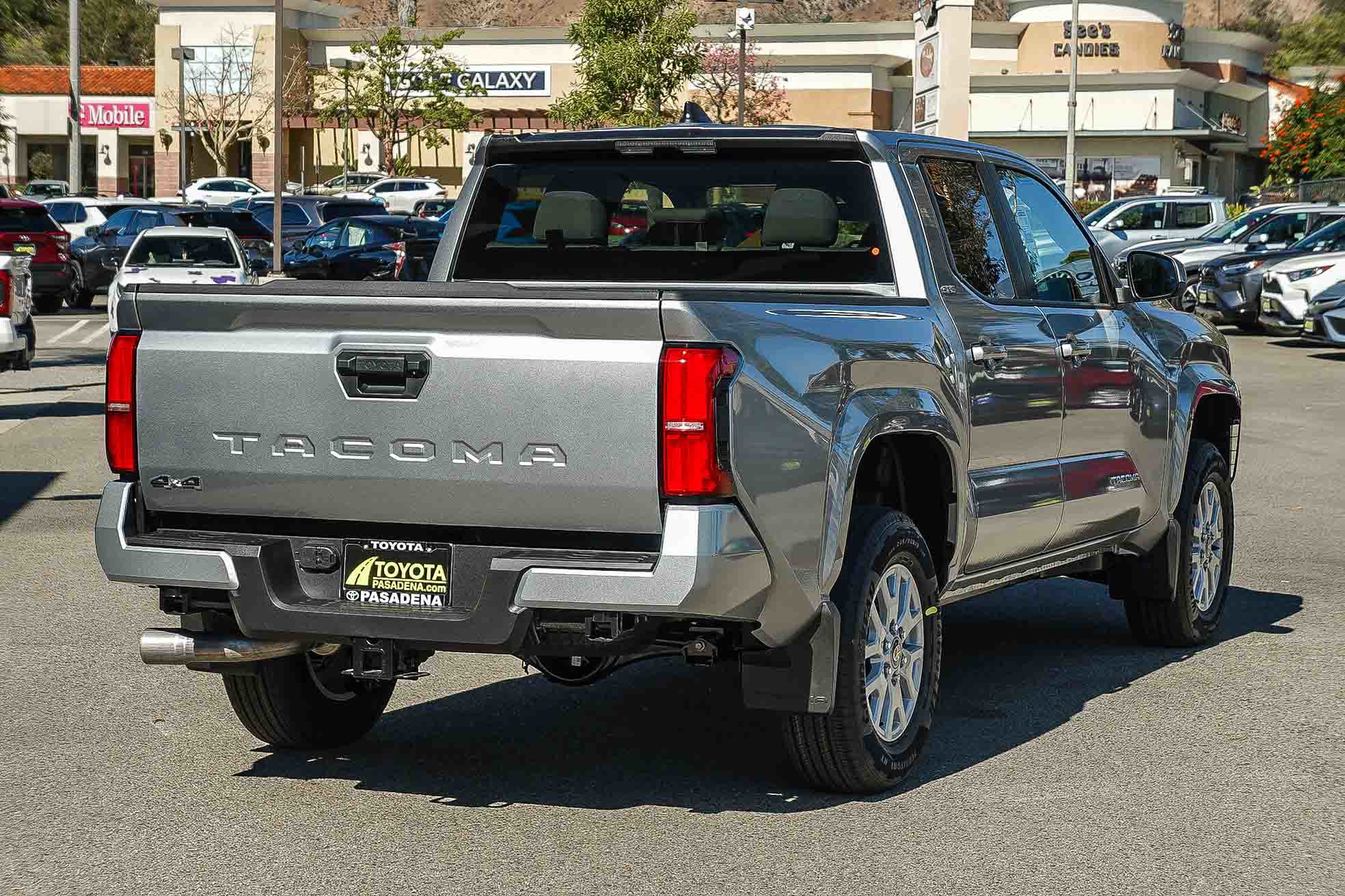 2025 Toyota Tacoma SR5 4x4 Double Cab photo 4