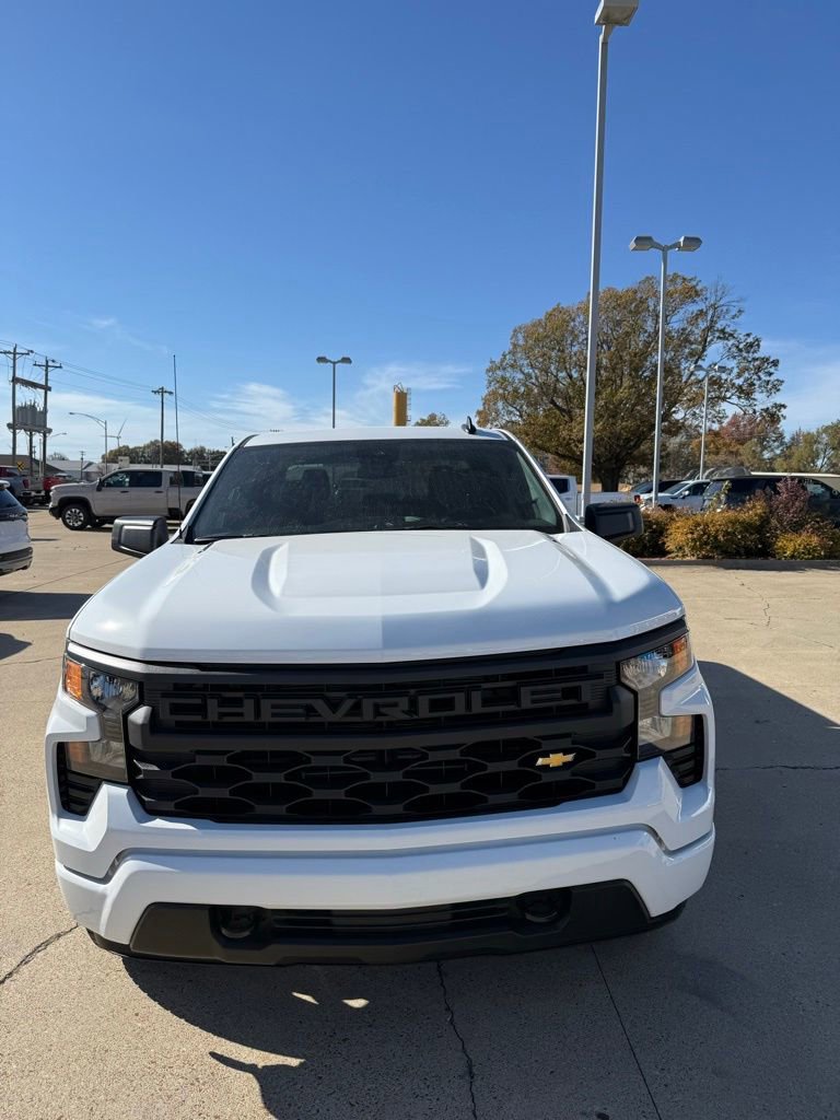 2026 Chevrolet Silverado 1500 Custom photo 3