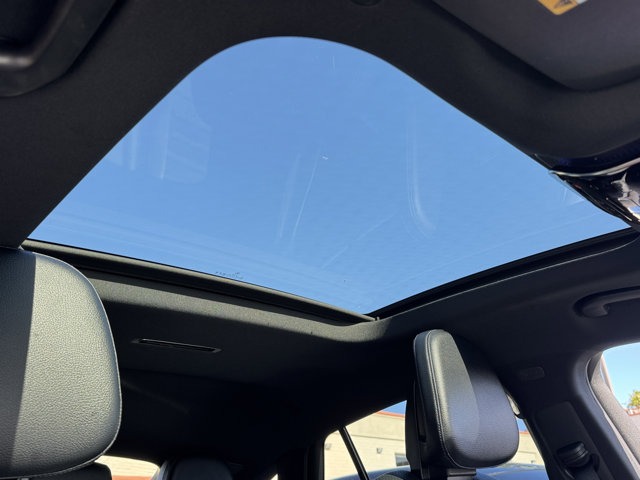 2026 Mercedes Benz GLC 300 4MATIC photo 3