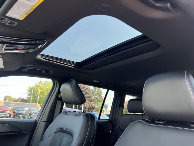 2025 Jeep Grand Cherokee Altitude photo 7