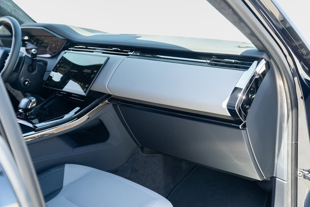 2025 Land Rover Range Rover Sport photo 20
