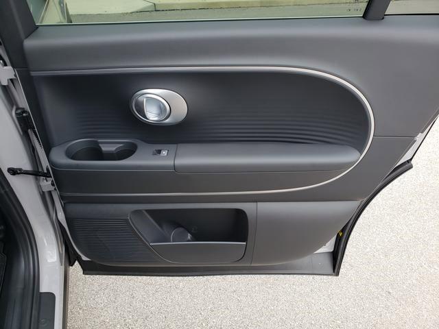 2026 Hyundai Ioniq SE photo 12