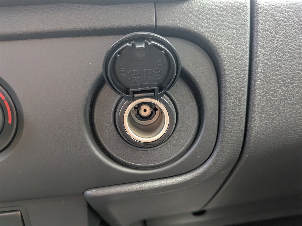 2025 Nissan Frontier SV photo 17