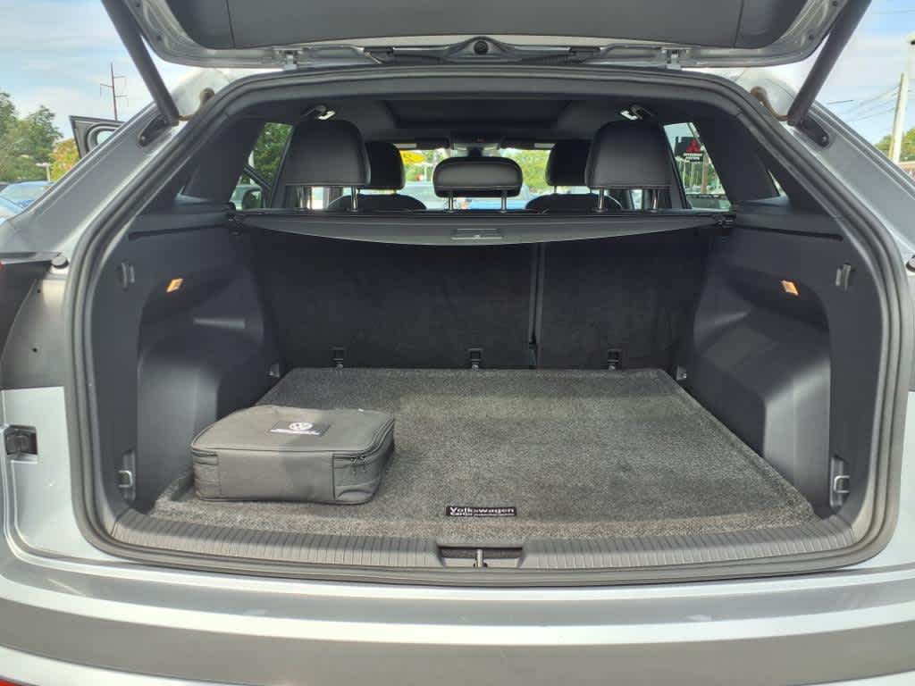 2022 Volkswagen Atlas Cross Sport SEL R-Line photo 16