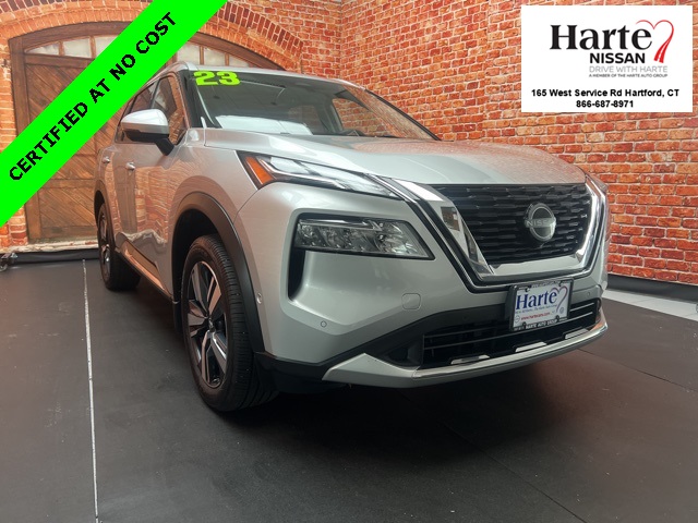 2023 Nissan Rogue Platinum's photo