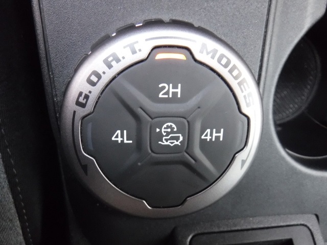 2023 Ford Bronco Base photo 18