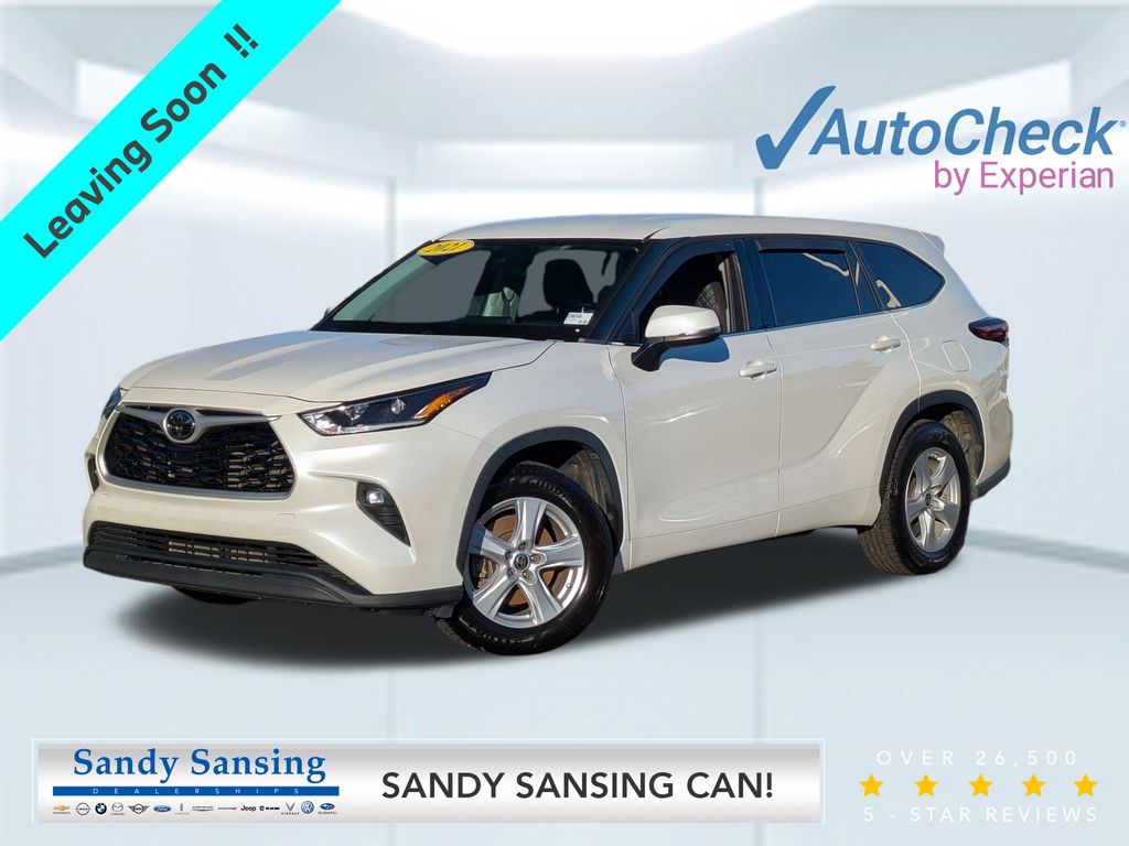 2021 Toyota Highlander LE's photo