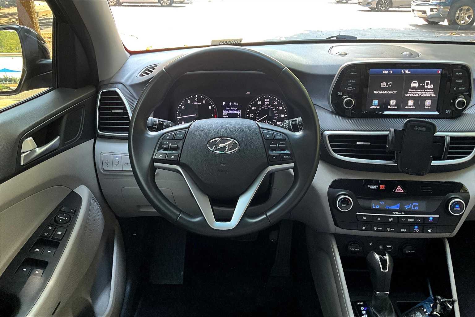 2020 Hyundai Tucson Sport photo 5