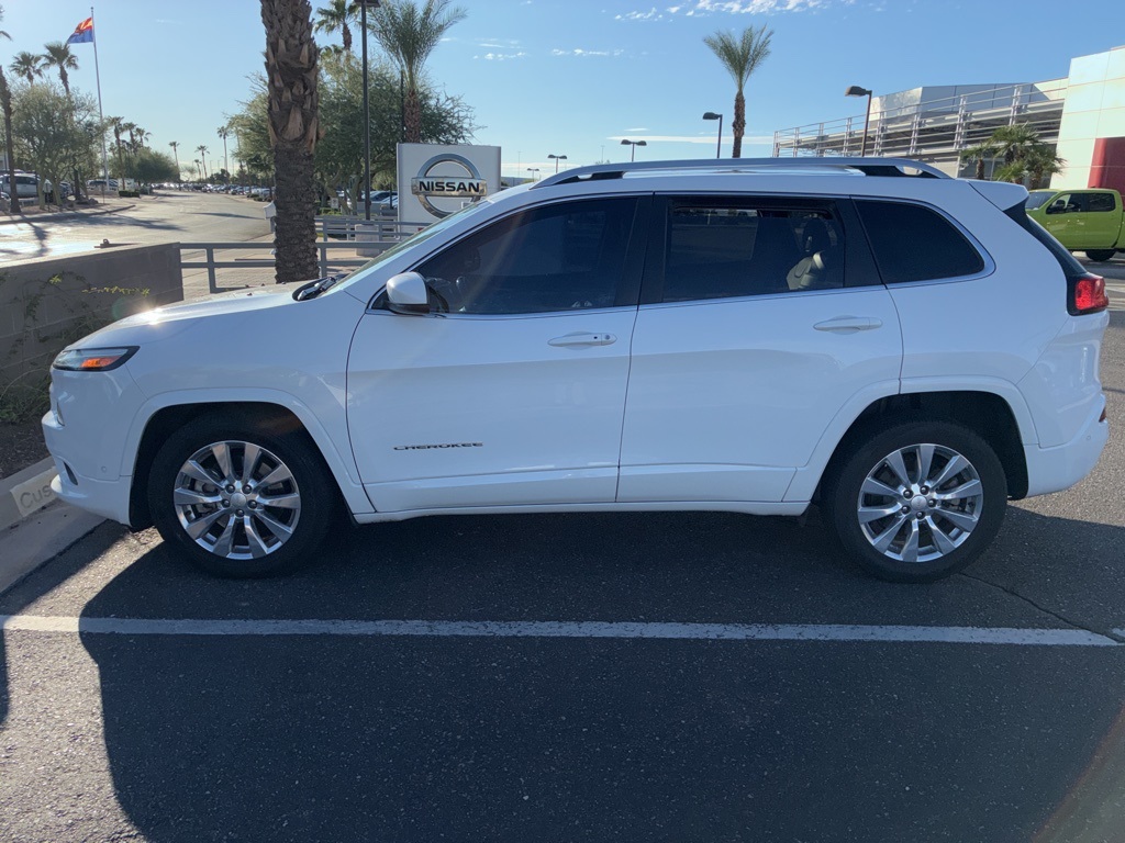 2017 Jeep Cherokee Overland photo 3