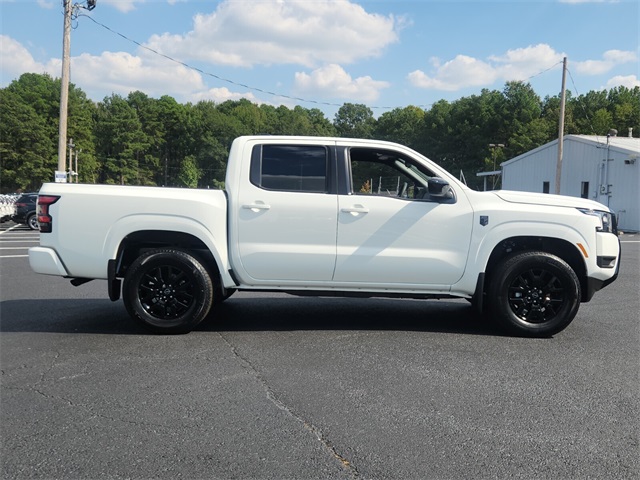 2026 Nissan Frontier Crew Cab SV photo 2