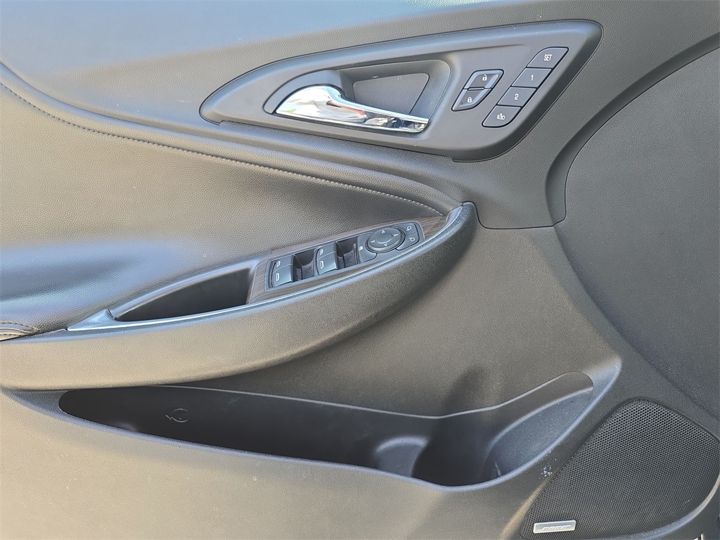 2017 Chevrolet Malibu Premier photo 23