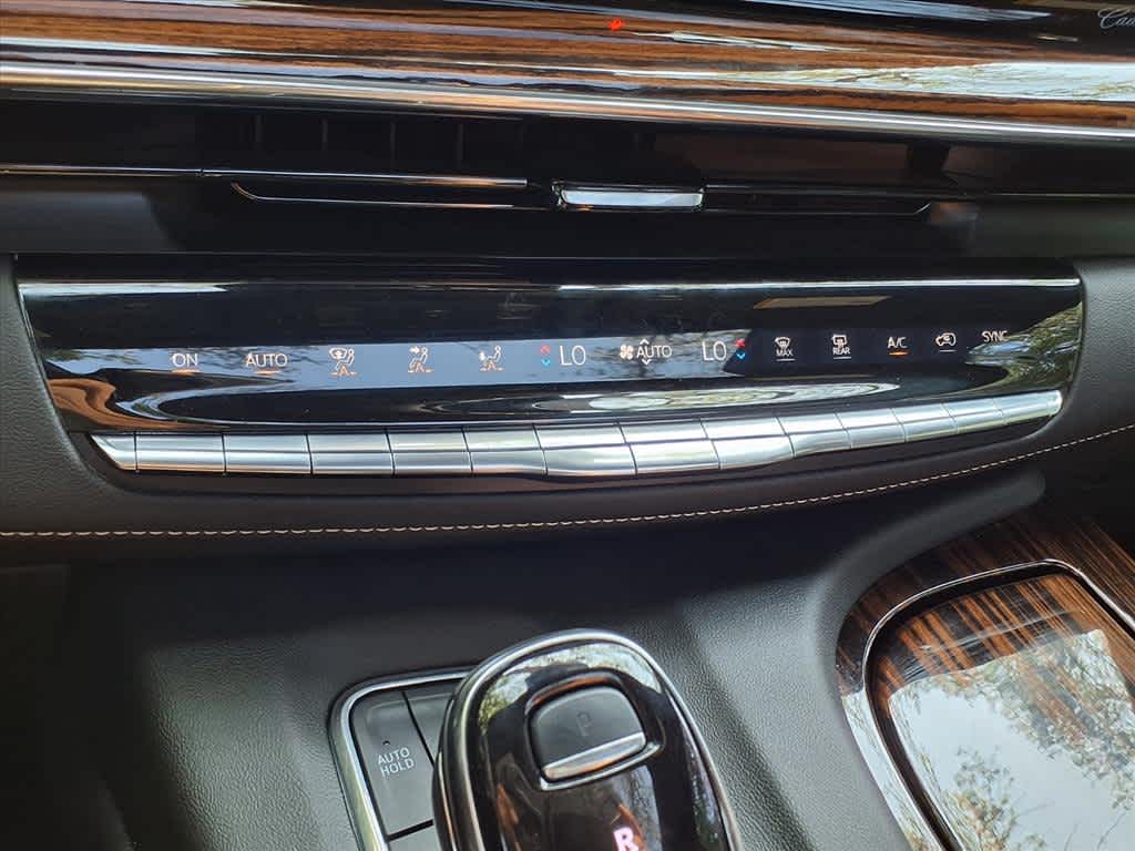 2023 Cadillac Escalade Premium Luxury photo 16