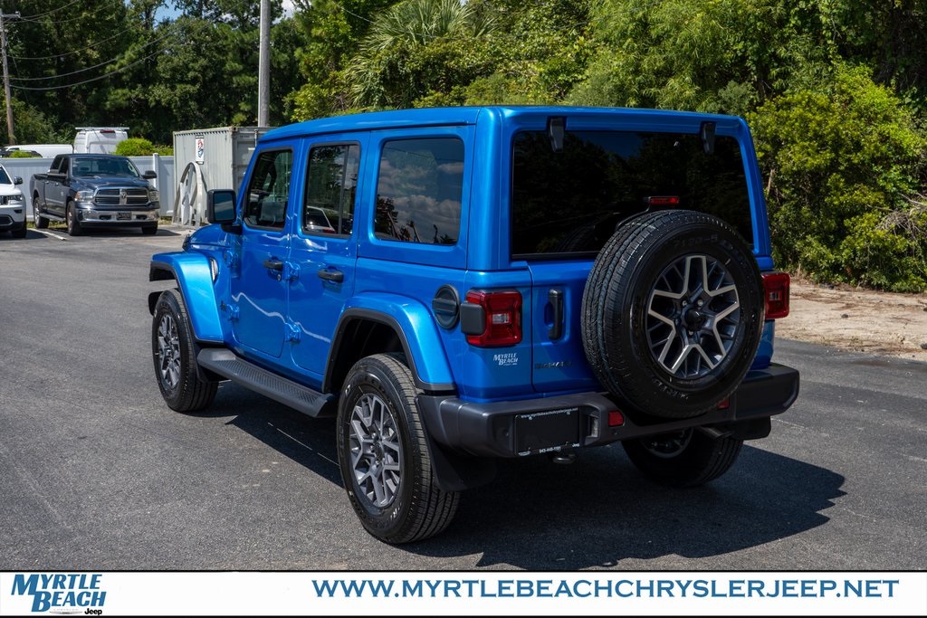 2025 Jeep Wrangler Sahara photo 4